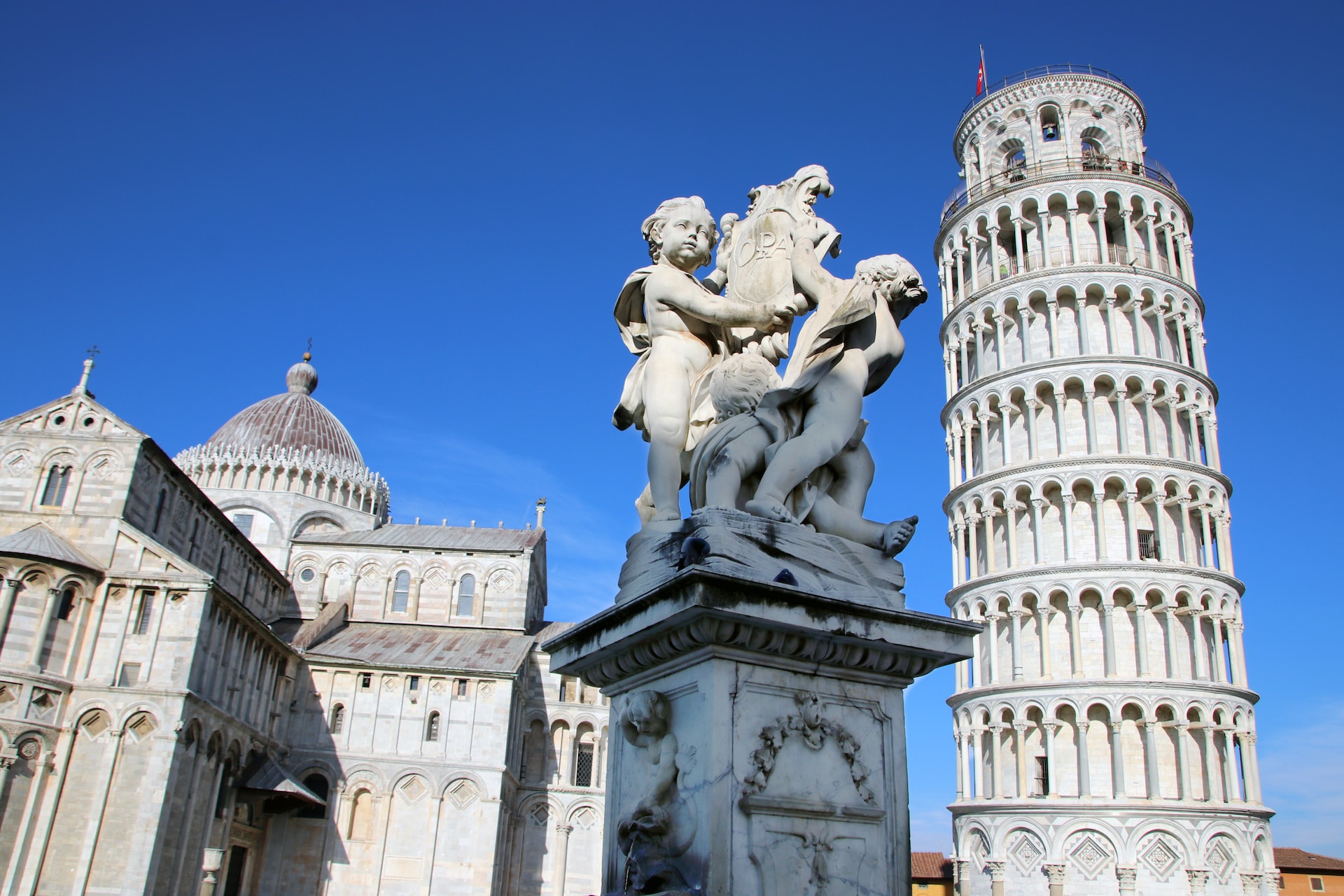 http://www.theculturemap.com/wp-content/uploads/2012/06/leaning-tower-pisa-blog-guide.jpg