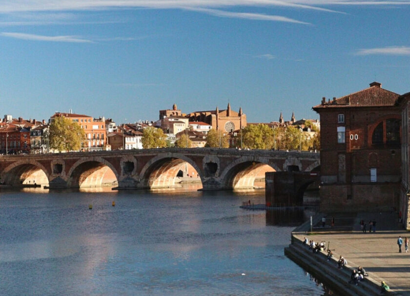 Pont Neuf - bridge over Garonne River