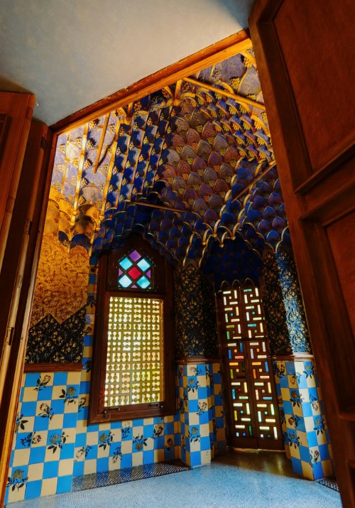 Tiles inside Casa Vicens