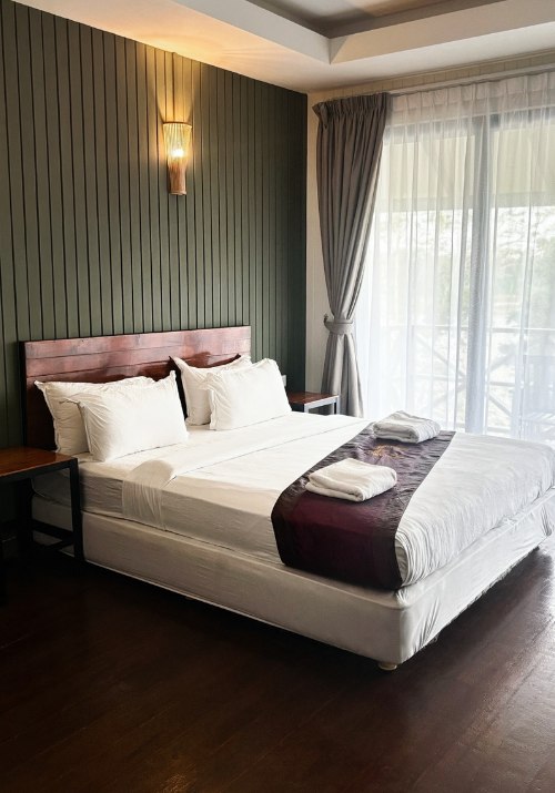 Hornbill Lodge interior bedroom