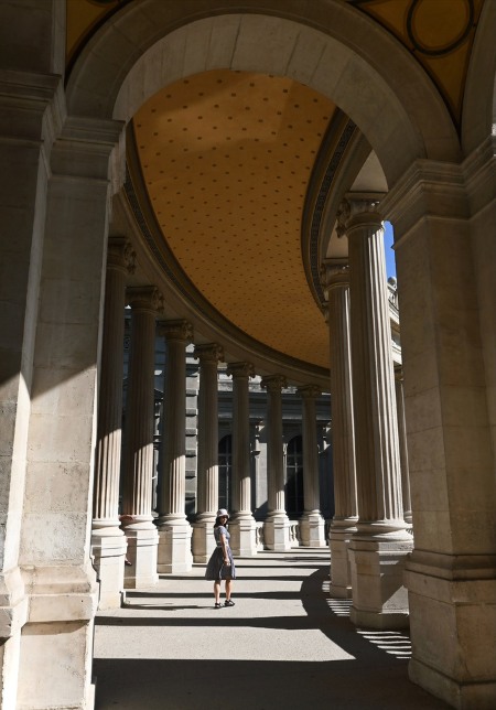 Palais Longchamp building