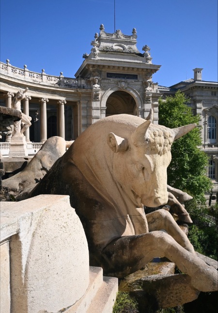 Sculpture at Palais Longchamp